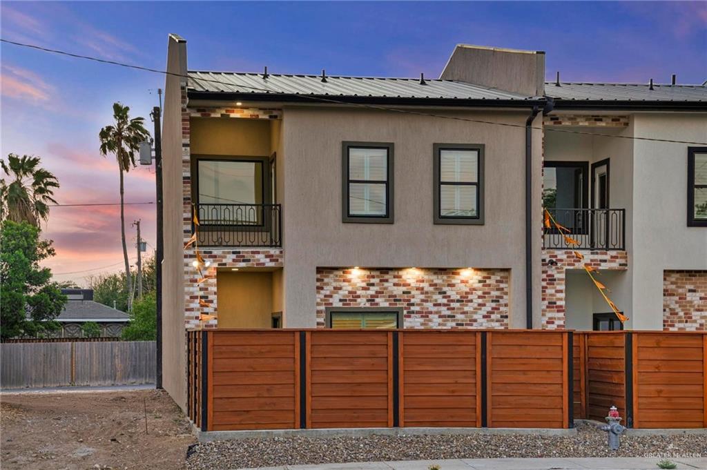 Townhome home at 900 Bicentennial Boulevard, McAllen, Texas