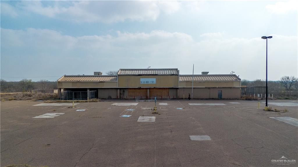 Commercial home at 2535 US Highway 281, Falfurrias, Texas