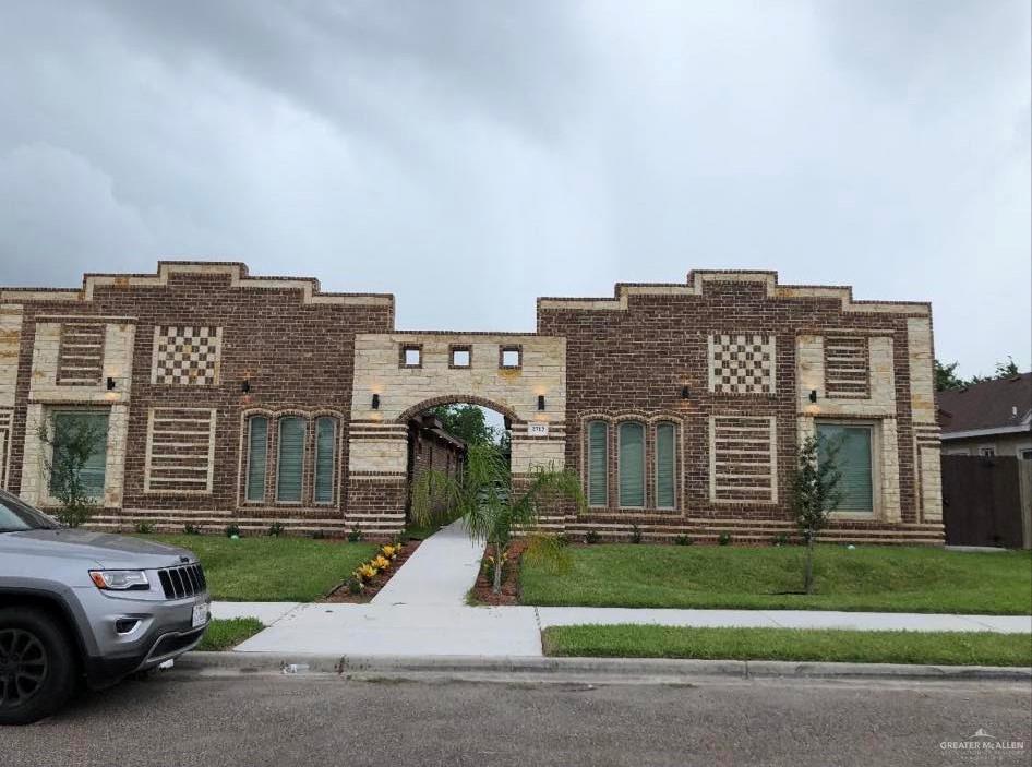 Multi-family home at 2712 Primrose Avenue, Edinburg, Texas