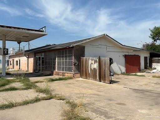 Commercial home at 503 Bridge Street, Hidalgo, Texas