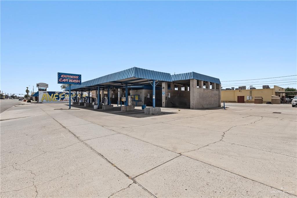 Commercial home at 620 University Drive, Edinburg, Texas