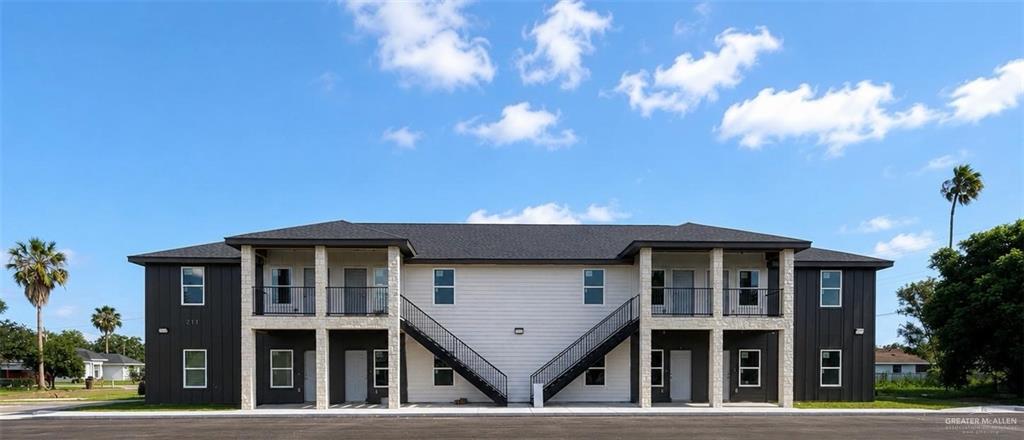Multi-family home at 217 7th Street, Donna, Texas