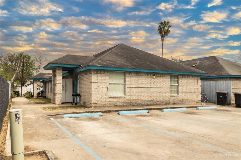 Multi-family home at 503 Adams Avenue, Alton, Texas