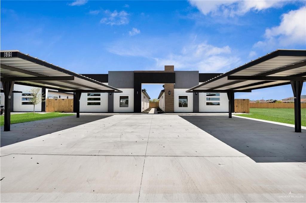 Multi-family home at 601 Buccaneer Drive, Hidalgo, Texas