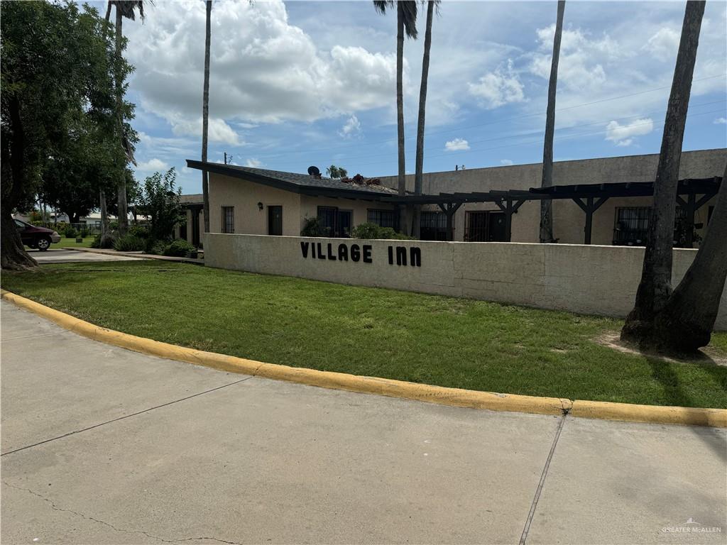 Multi-family home at 2612 International Boulevard, Weslaco, Texas