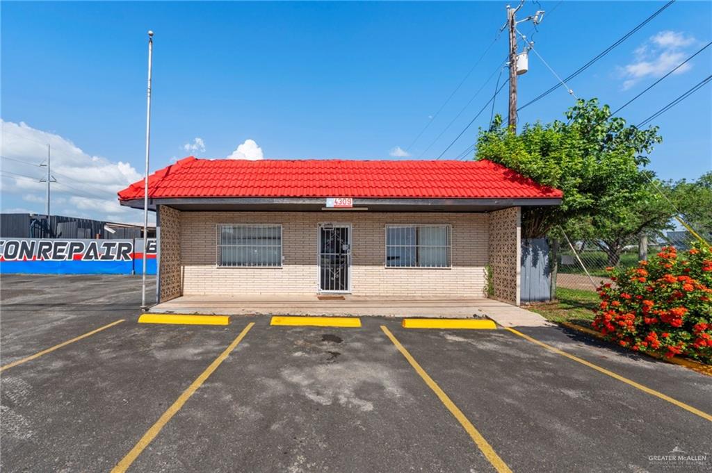 Commercial home at 4309 Veterans Boulevard, San Juan, Texas