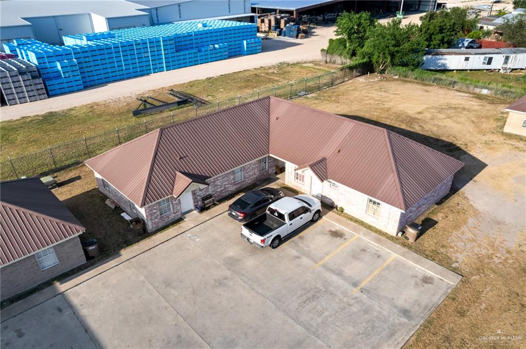 Multi-family home at 404 Date Palm Street, Donna, Texas