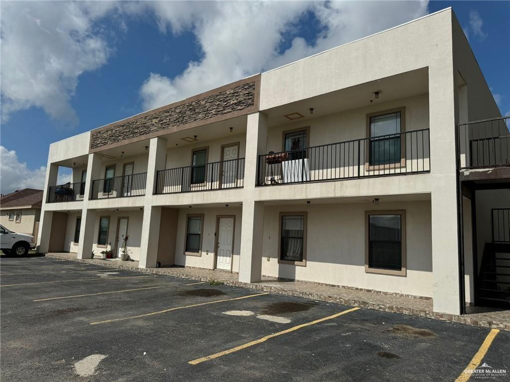 Multi-family home at 1100 Cedar Avenue, McAllen, Texas