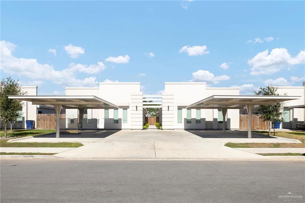 Multi-family home at 1002 Starr Street, Mercedes, Texas