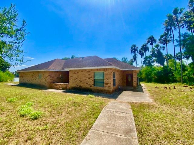 Single Family home at 1003 Vela Jackson Avenue, La Joya, Texas
