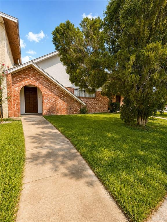 Townhome home at 119 Laurel Avenue, McAllen, Texas