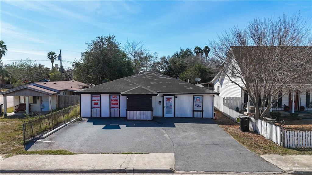 Commercial home at 403 Pike Boulevard, Weslaco, Texas