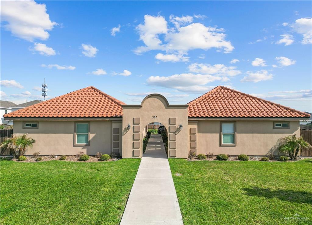 Multi-family home at 300 Ridge Lane, San Juan, Texas