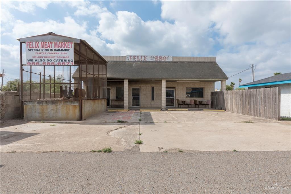 Commercial home at 121 Expressway 83, La Joya, Texas