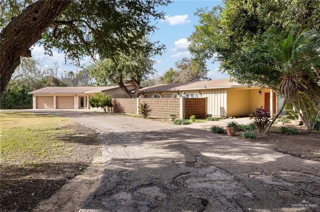 Single Family home at 4015 Hobbs Drive, Edinburg, Texas