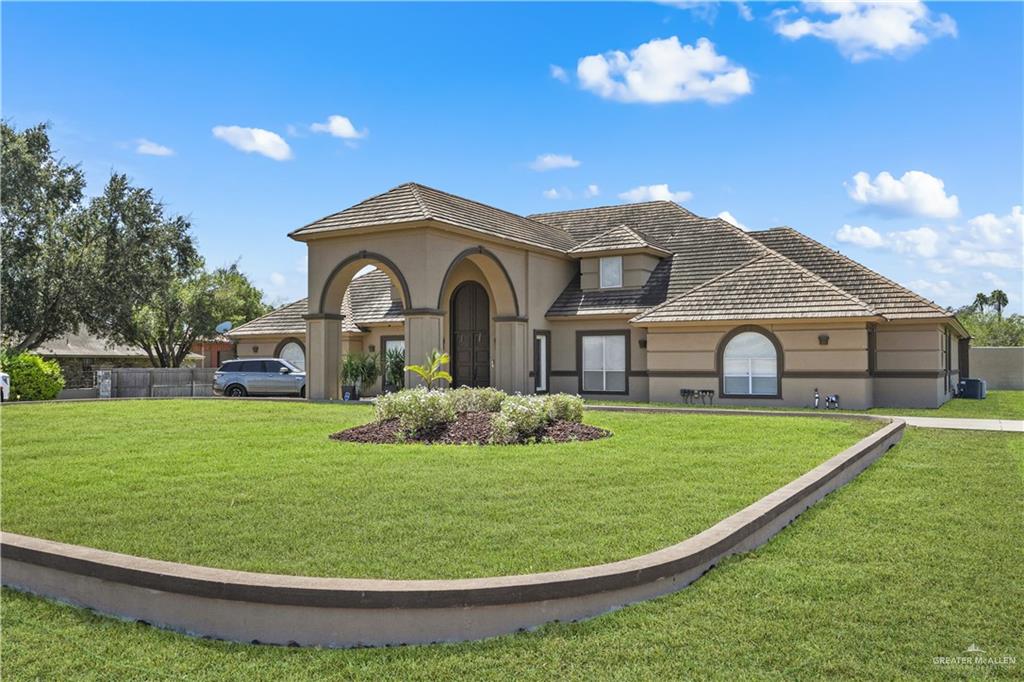 Single Family home at 800 Mile 3 Road, Mission, Texas