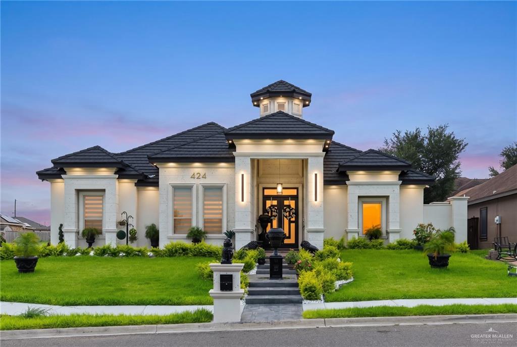 Single Family home at 424 Palm Shores Boulevard, La Joya, Texas