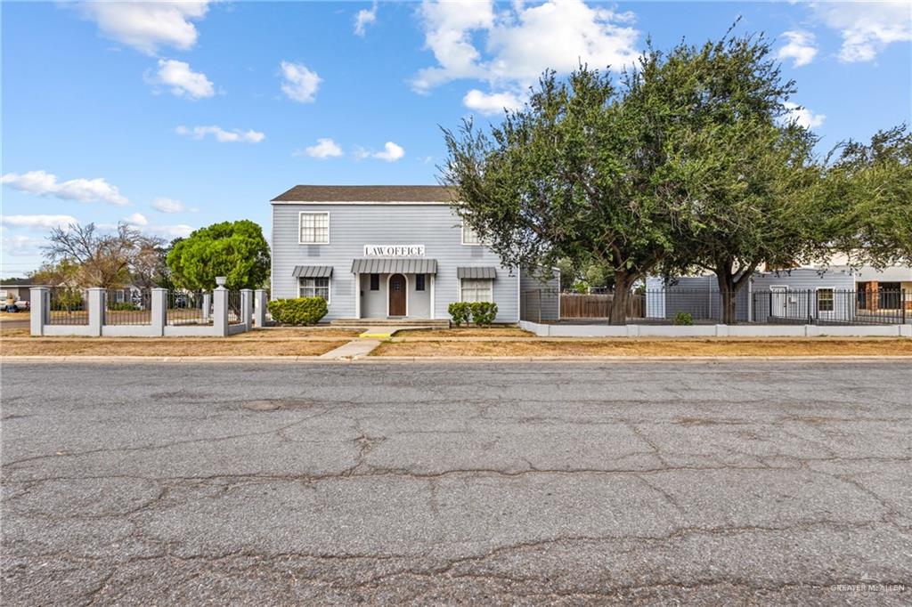 Commercial home at 621 10th Street, Edinburg, Texas