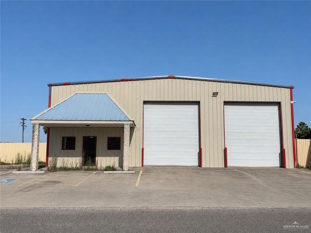 Commercial home at 109 Zavala Avenue, Pharr, Texas