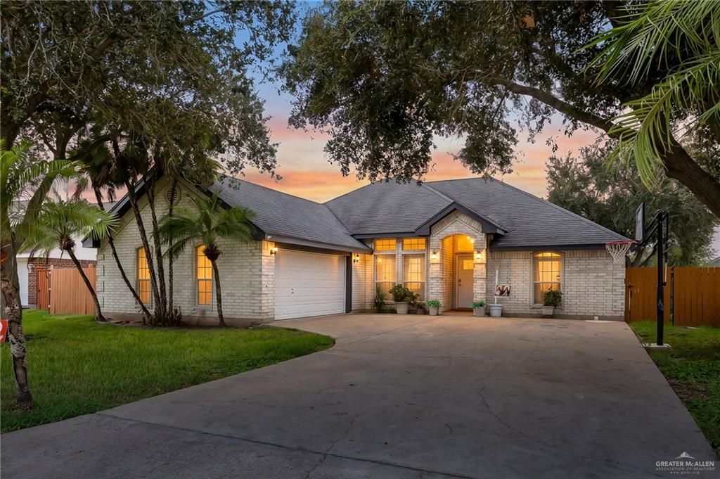 Single Family home at 819 Quail Hollow Drive, Weslaco, Texas
