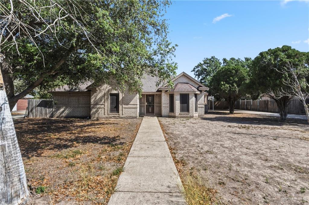 Single Family home at 1000 Paradise Circle, Palmview, Texas
