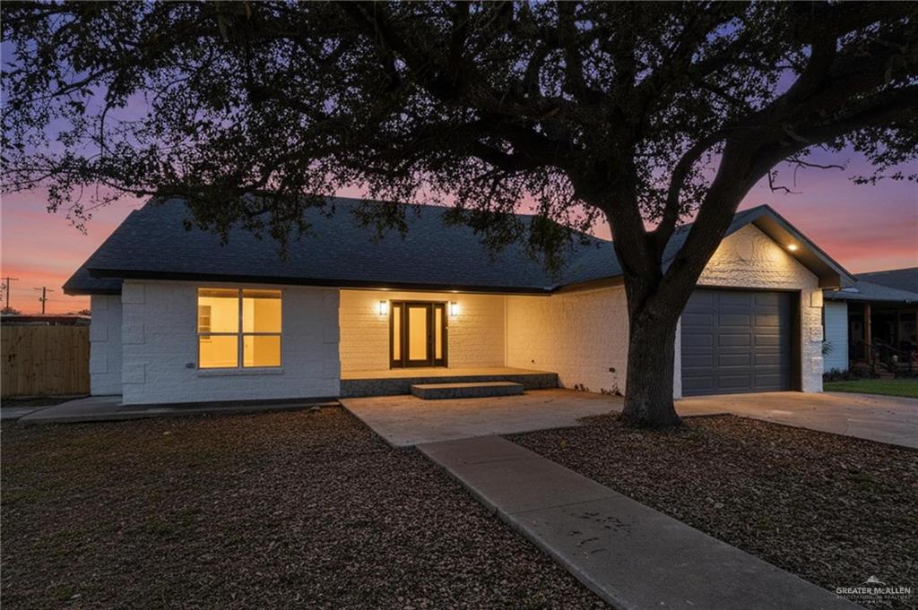 Single Family home at 829 White Avenue, Raymondville, Texas