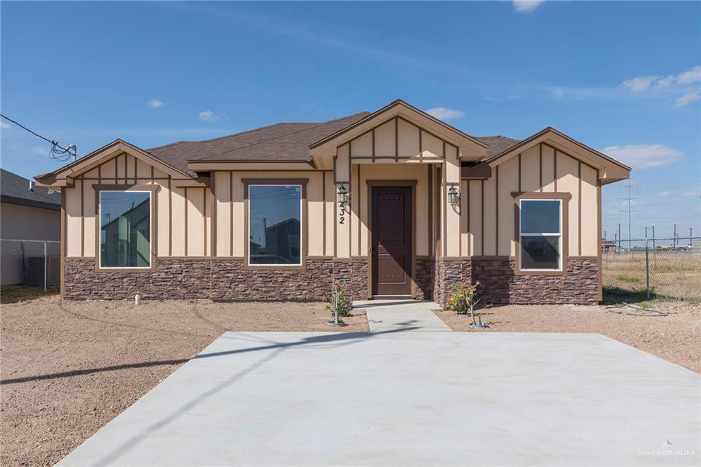Single Family home at 232 Felicidad Avenue, Donna, Texas