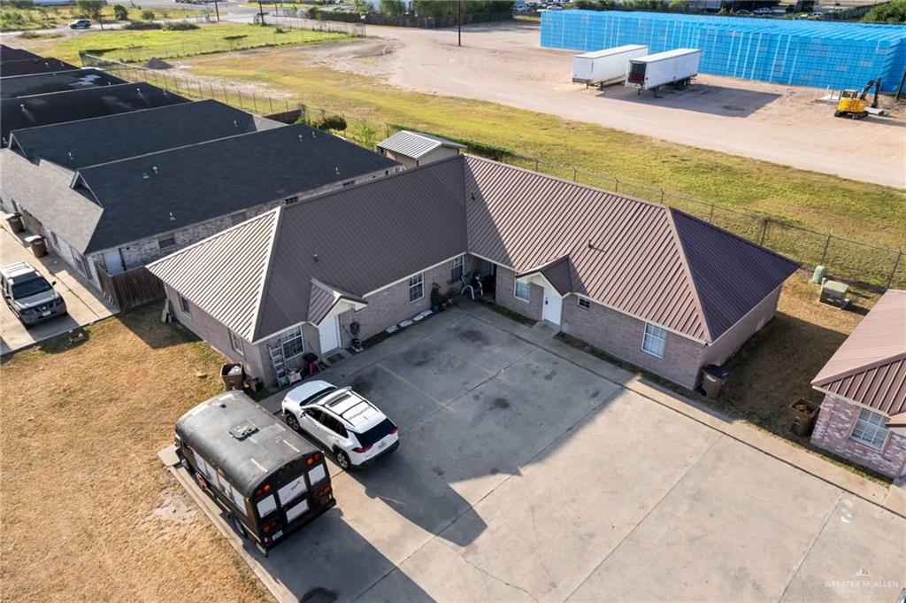 Multi-family home at 406 Date Palm Street, Donna, Texas