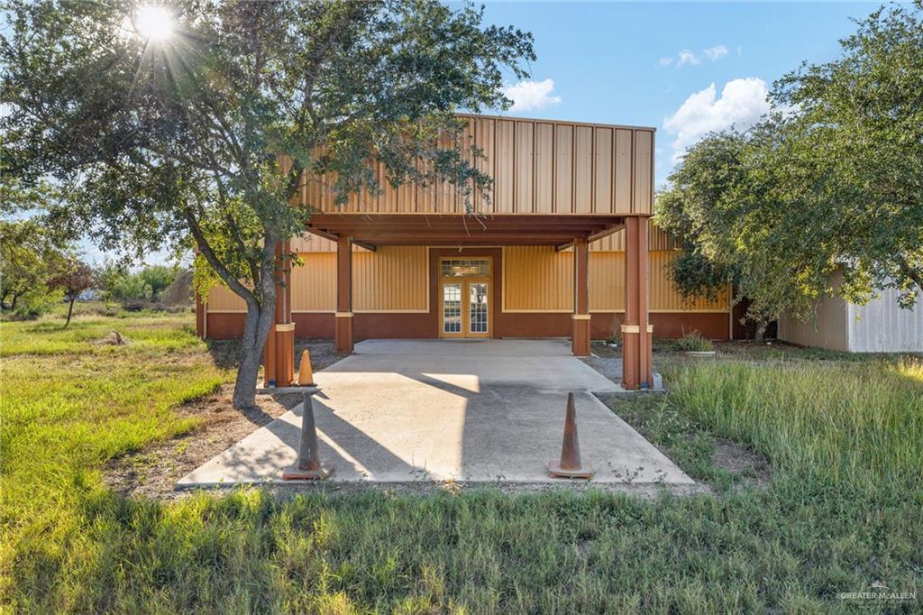 Commercial home at 907 Eagle Avenue, Roma, Texas