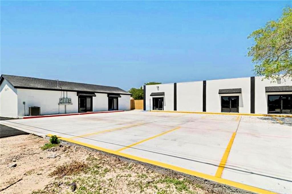 Commercial home at 8713 State Highway 107, Edinburg, Texas