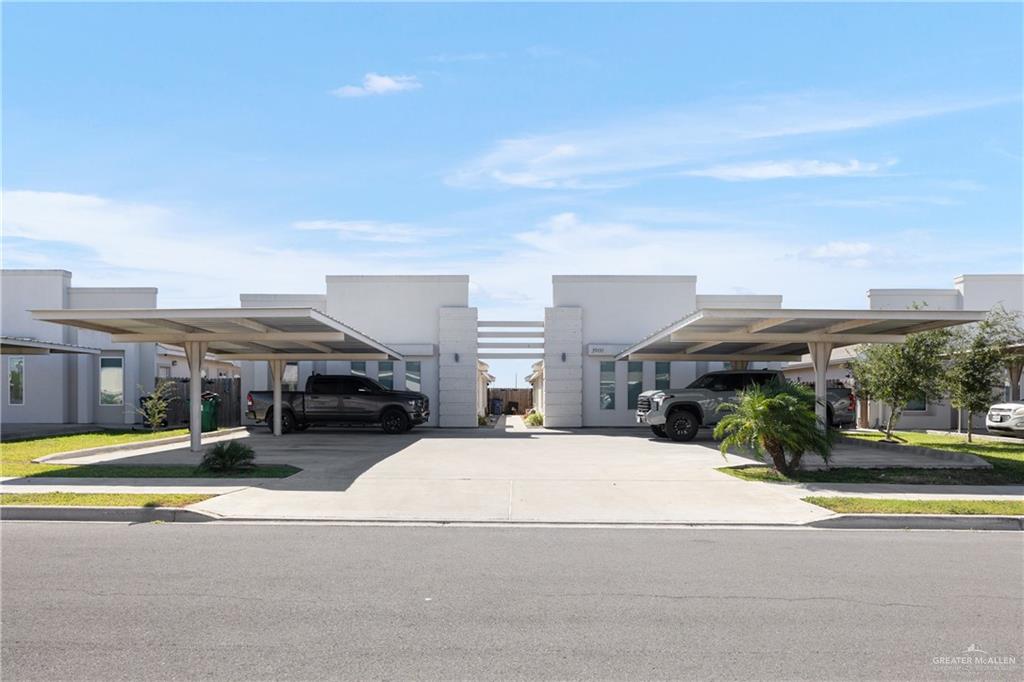 Multi-family home at 3900 Las Vistas Lane, Weslaco, Texas