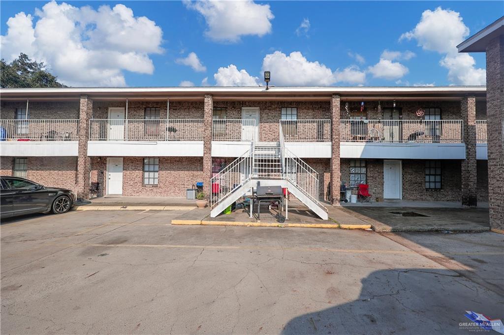 Multi-family home at 1000 Caffery Avenue, Pharr, Texas