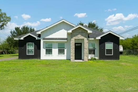 Single Family home at 24629 Fm 493, Monte Alto, Texas