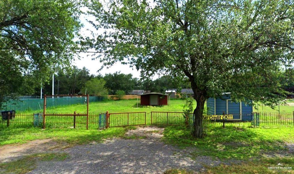 Land home at 809 Rice Street, Falfurrias, Texas