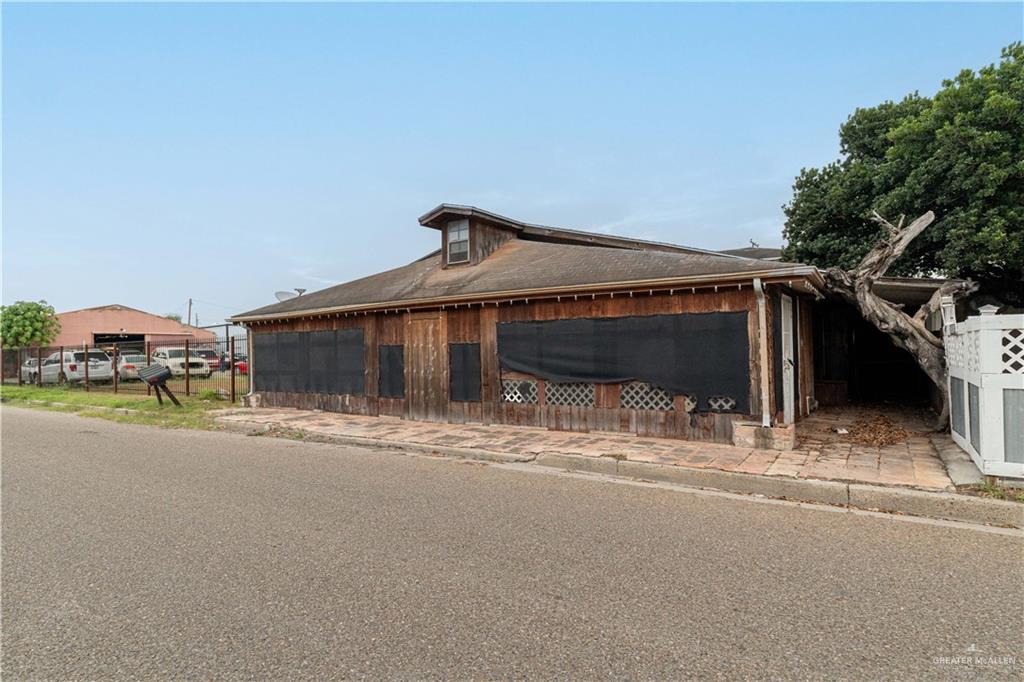Commercial home at 114 7th Street, Donna, Texas