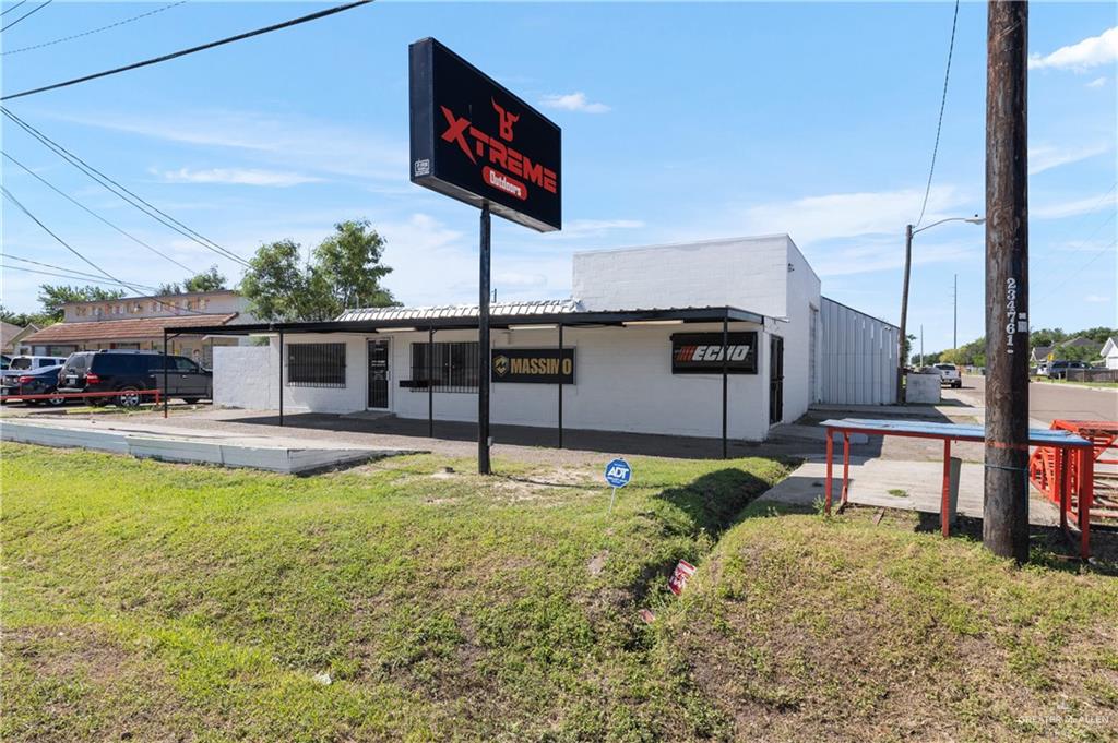 Commercial home at 1006 Expressway 83, Penitas, Texas