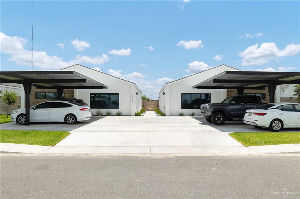 Multi-family home at 612 Oriole Road, Weslaco, Texas