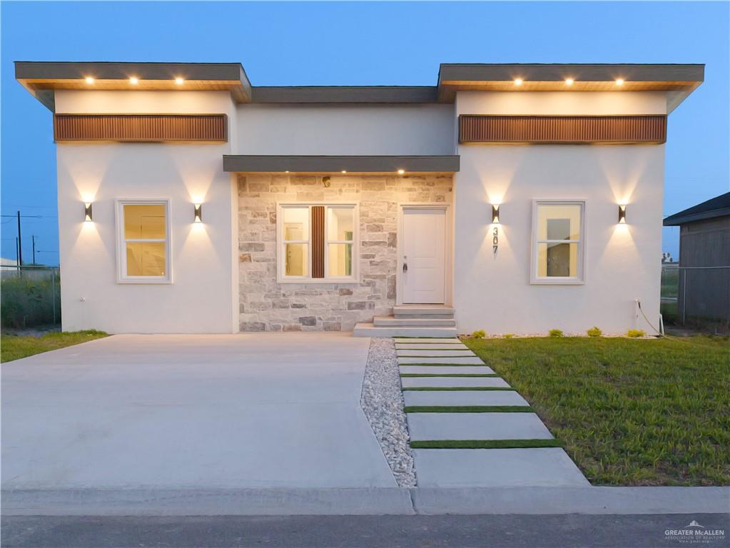 Single Family home at 307 Valencia Drive, Donna, Texas