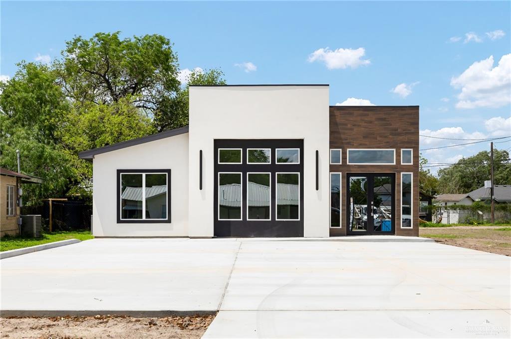 Commercial home at 614 Missouri Avenue, Weslaco, Texas