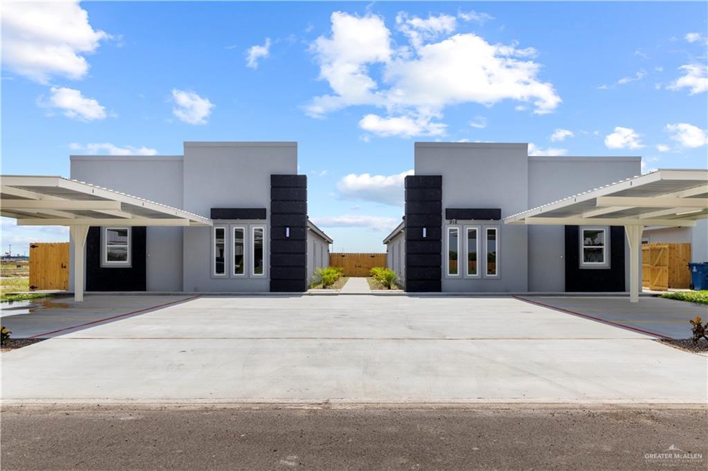 Multi-family home at 916 13th Street, Alamo, Texas