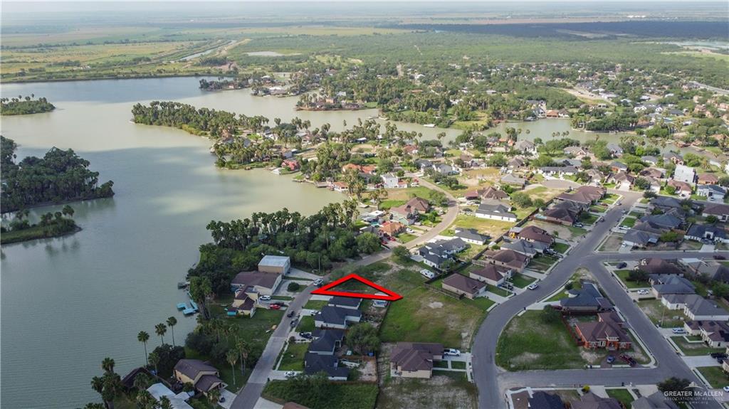 Land home at 700 Kika De La Garza Boulevard, La Joya, Texas